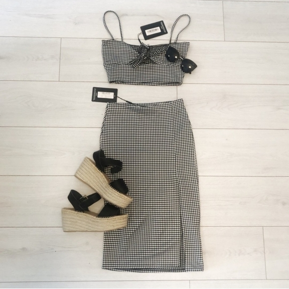 Crop top and skirt 🧤 SOLD - Picture 11 of 16